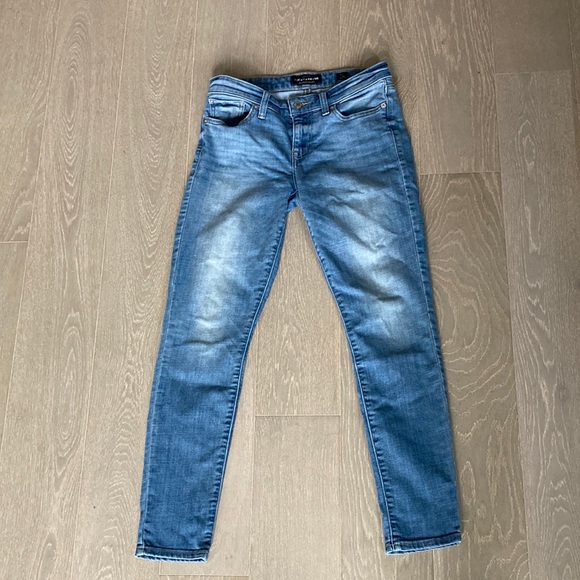 2/$17 Lucky Brand Stella Skinny jeans in size 26/2 regular - Picture 1 of 4